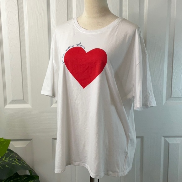Universal Thread Women's Valentine's Day Oversized
Short Sleeve Graphic Tee XL - Picture 6 of 9